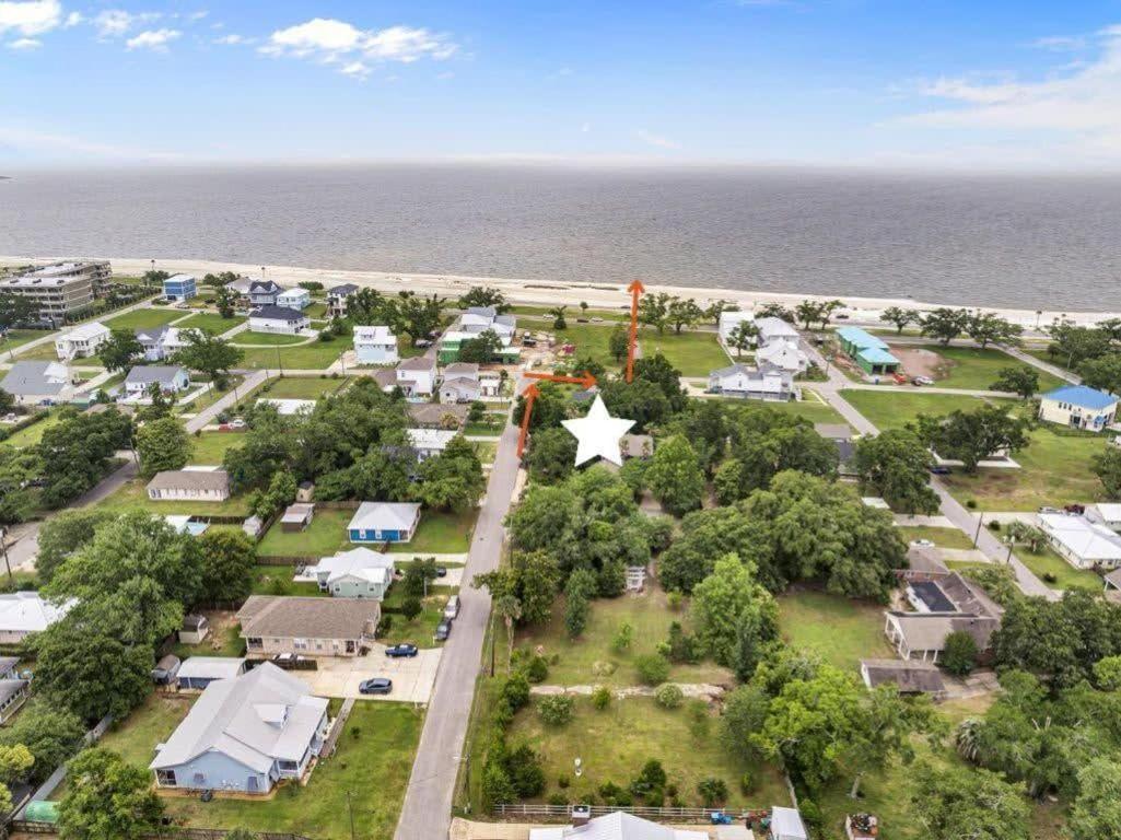 Bare Feet Bungalow -Close To Beach & Dog Friendly Gulfport Exterior foto